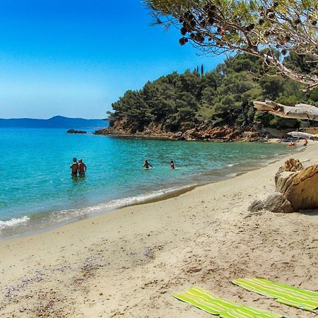 MAZET DE LA MER 54M2 LAVANDOU 100M PLAGE avec PISCINE Le Lavandou Extérieur photo